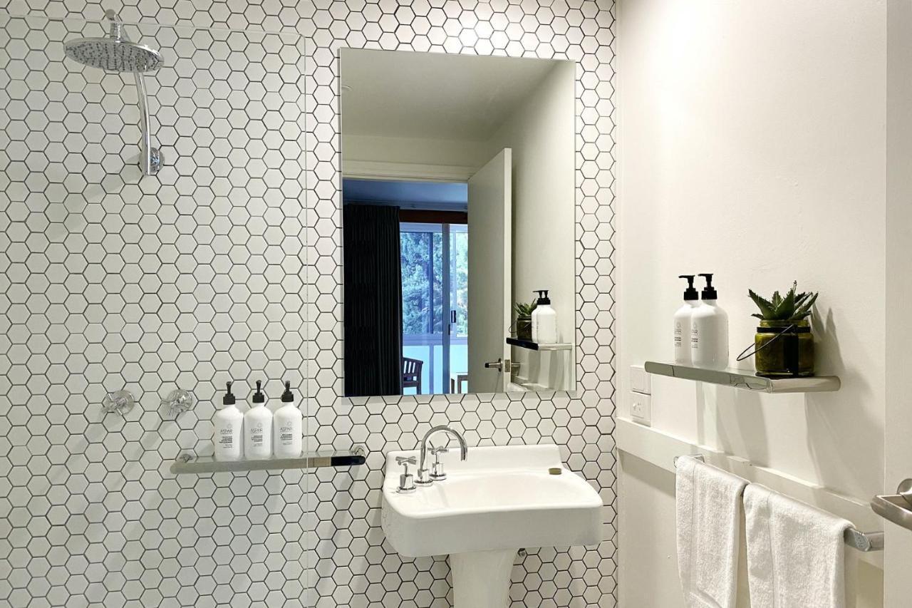 Bay Breeze Boutique Accommodation Batemans Bay Exteriör bild